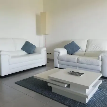 White-blue Vibes, Seafront 2-bedroom * Montesilvano Marina