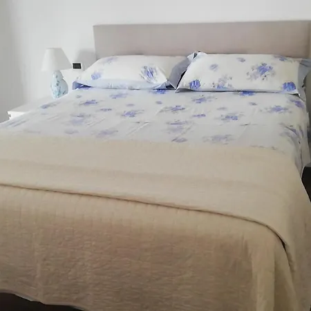 White-blue Vibes, Seafront 2-bedroom * Montesilvano Marina