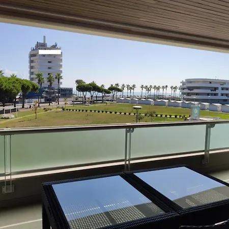 White-blue Vibes, Seafront 2-bedroom * Montesilvano Marina