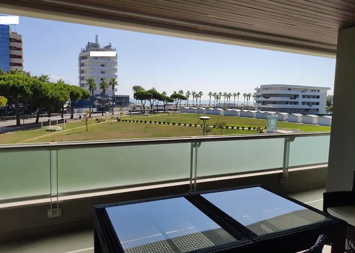 White-blue Vibes, Seafront 2-bedroom * Montesilvano Marina