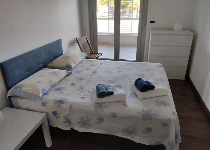 White-blue Vibes, Seafront 2-bedroom *